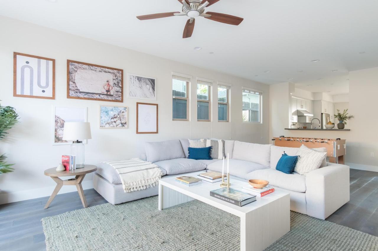 Holiday home Iris By Avantstay - Modern W/ 3 Patios & Rooftop Views *