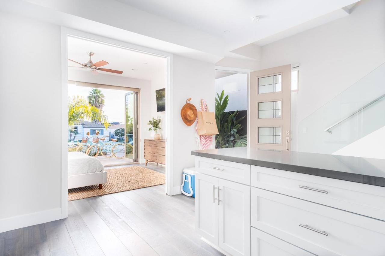 Iris By Avantstay - Modern W/ 3 Patios & Rooftop Views Holiday home