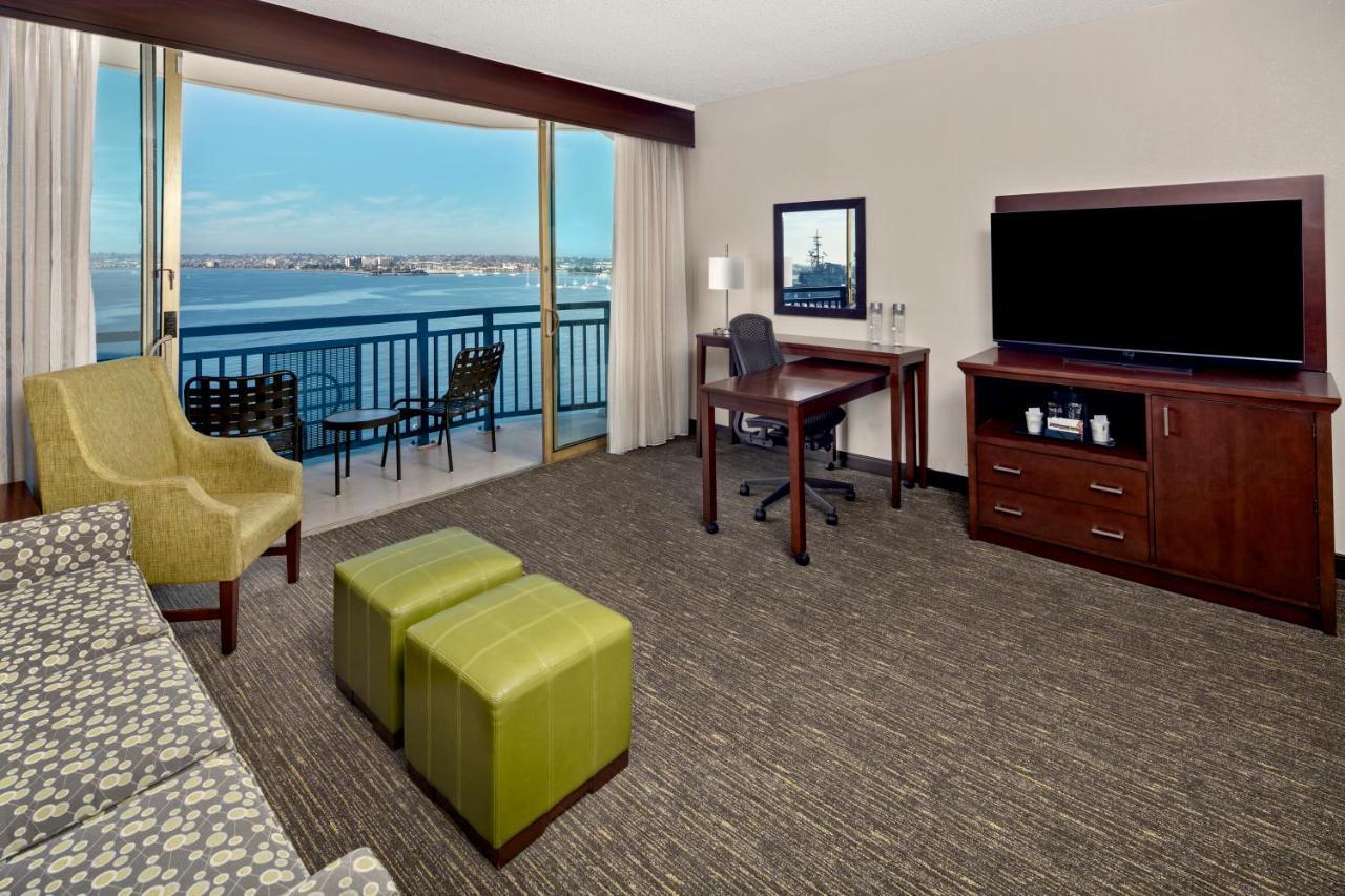 Wyndham Bayside Hotel 3*