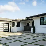 New Modern Luxury Estate - Pool, Slide, Grotto