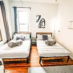 Gaslamp 2Bdrm - W Parking & 4 Beds #404