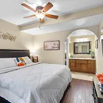 Entire Private 3-Br Ranch-Style With Backyard, Crib, King Bed, And Free Parking
