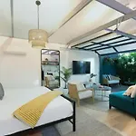 Quaint Studio For 2 In The Heart Of Little Italy