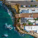 Oceanfront Paradise - Spa, Pet-Friendly, Fast Wifi, Parking & Dream Views