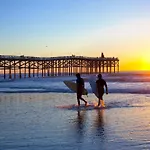 Beachside Bliss- 3-Story Sleeps 12