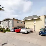 Stay In The Heart Of Hillcrest!