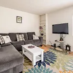 Stay In The Heart Of Hillcrest!