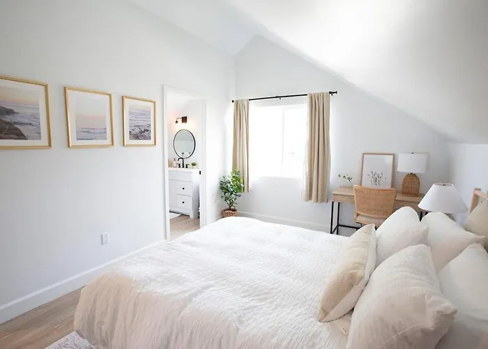 Sophisticated, Beautiful, Modern, King Bed