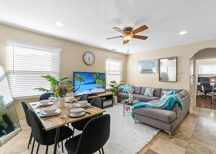 Entire Private 3-Br Ranch-Style With Backyard, Crib, King Bed, And Free Parking