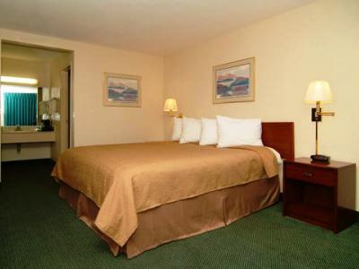 Inn Quality I-5 Naval Base 2*