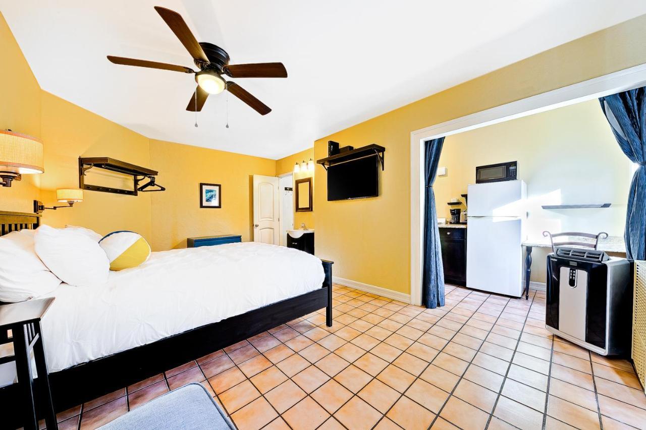 Hotel Beachy Bright Studio