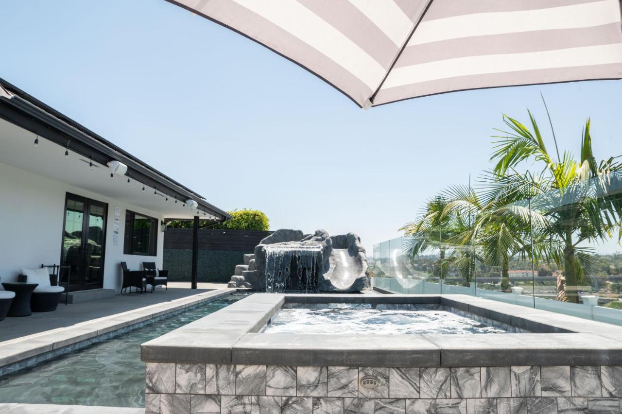 New Modern Luxury Estate - Pool, Slide, Grotto San Diego