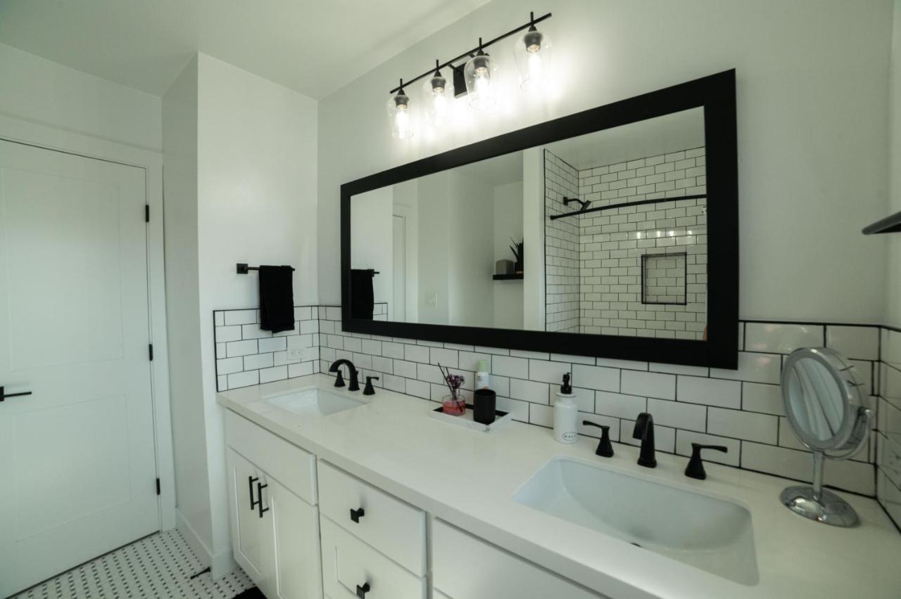 New Modern Luxury Estate - Pool, Slide, Grotto Holiday home San Diego