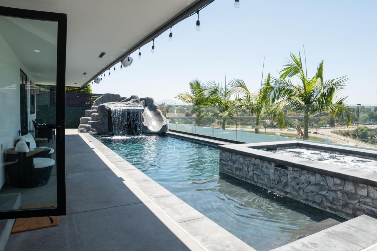 New Modern Luxury Estate - Pool, Slide, Grotto *