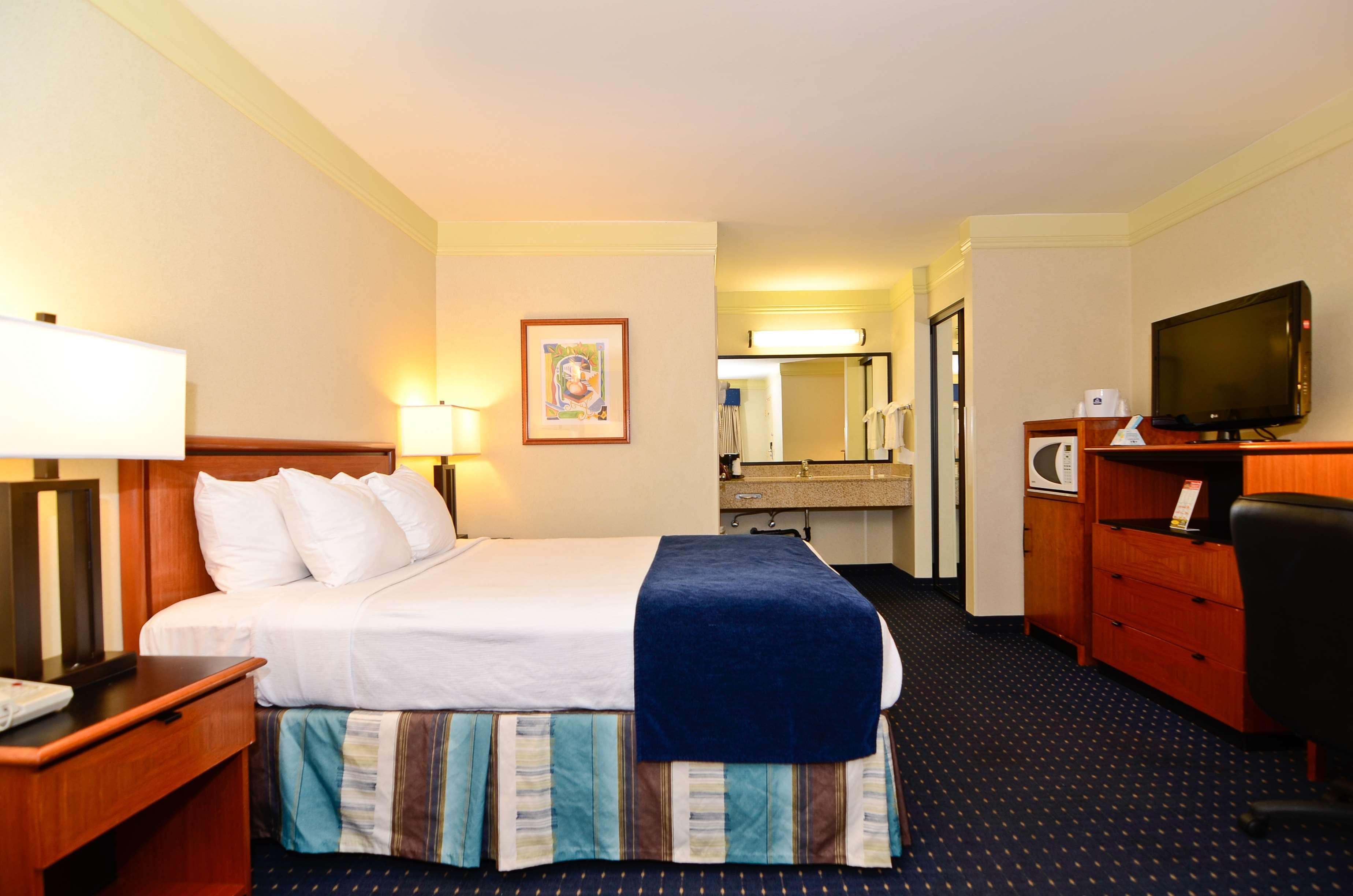 Western Mission Bay Motel 3*