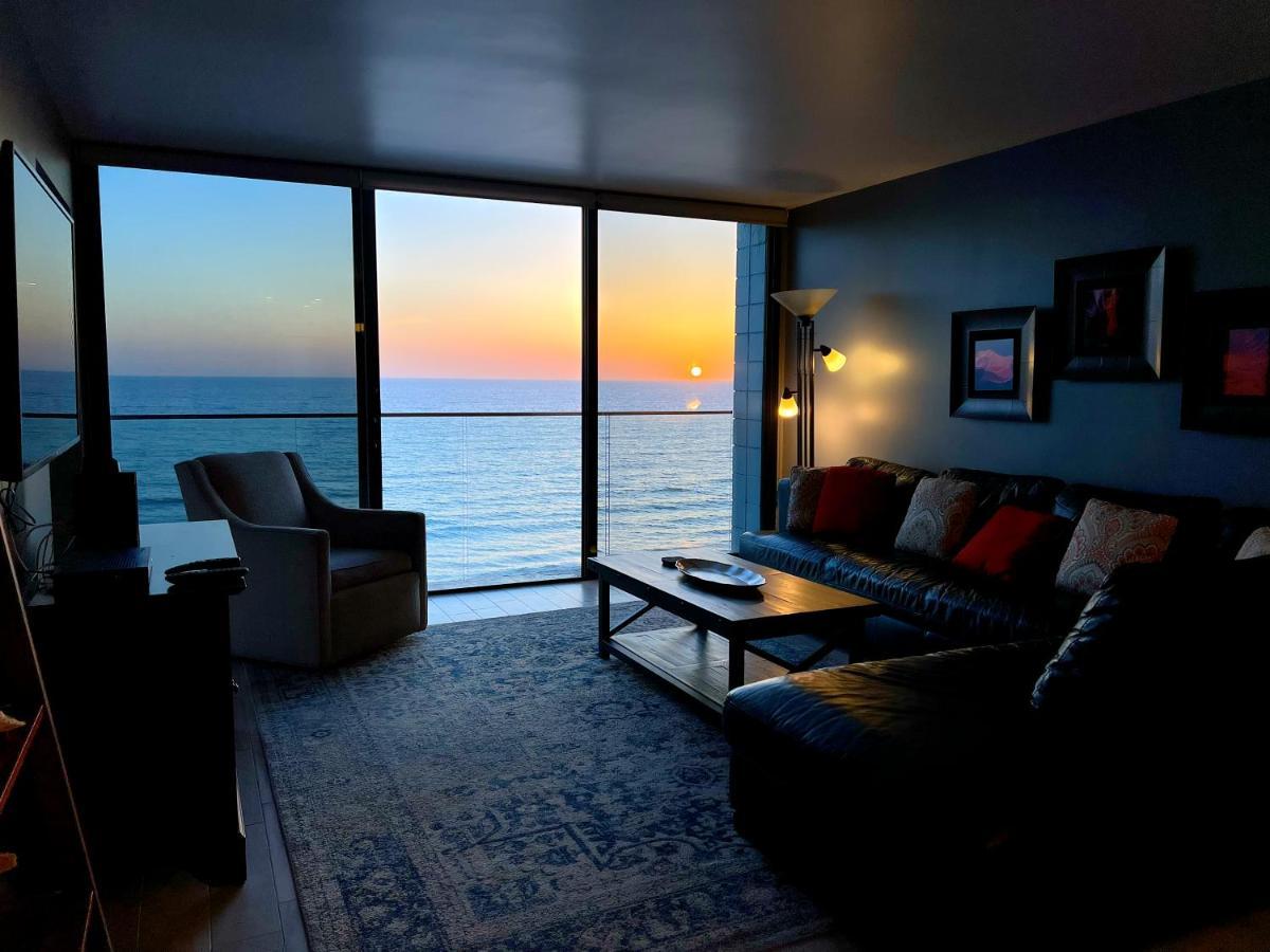 Ocean View Luxury Oceanfront And Pool Apartment