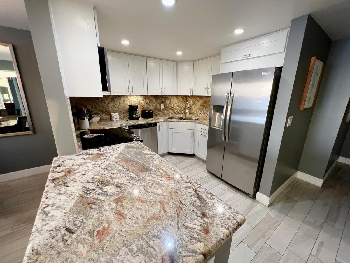 Ocean View Luxury Oceanfront And Pool Apartment *