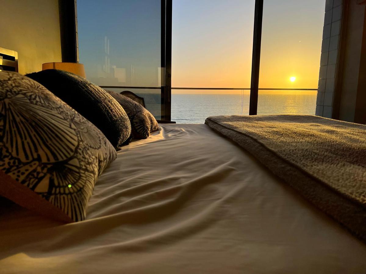 Ocean View Luxury Oceanfront And Pool Apartment San Diego