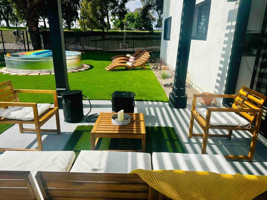 Villa Luxurious - Gameroom - Cowboy Pool