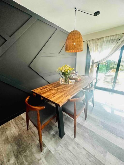Luxurious - Gameroom - Cowboy Pool Villa