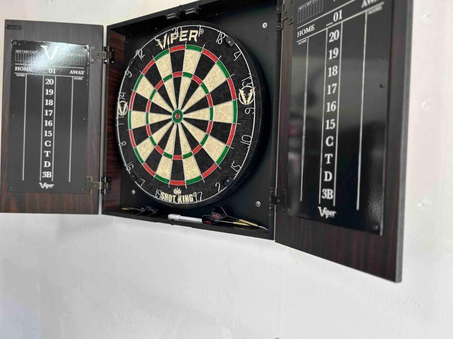 Luxurious - Gameroom - Cowboy Pool