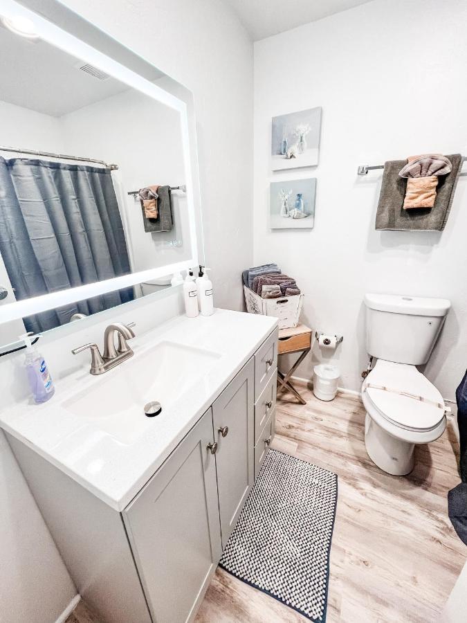 Hotel Gaslamp 2bdrm - W Parking & 4 Beds #404 San Diego