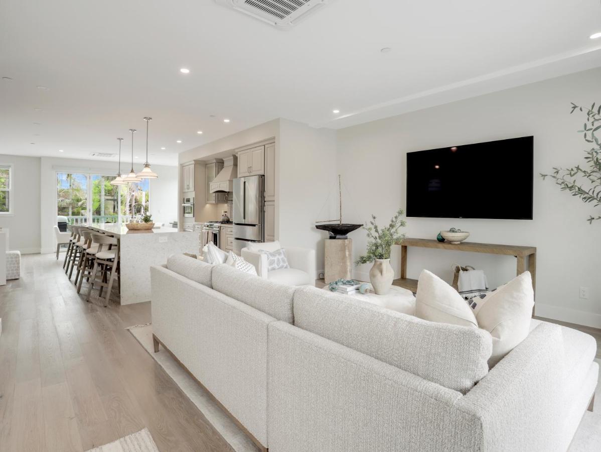 Coastal Retreat Near The W Panoramic Ocean Views, Rooftop Deck, & Firepit *