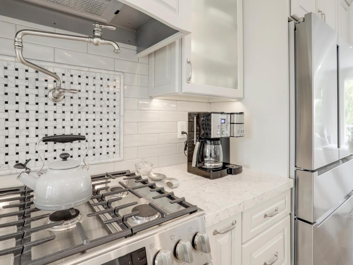 Coastal Retreat Near The W Panoramic Ocean Views, Rooftop Deck, & Firepit *