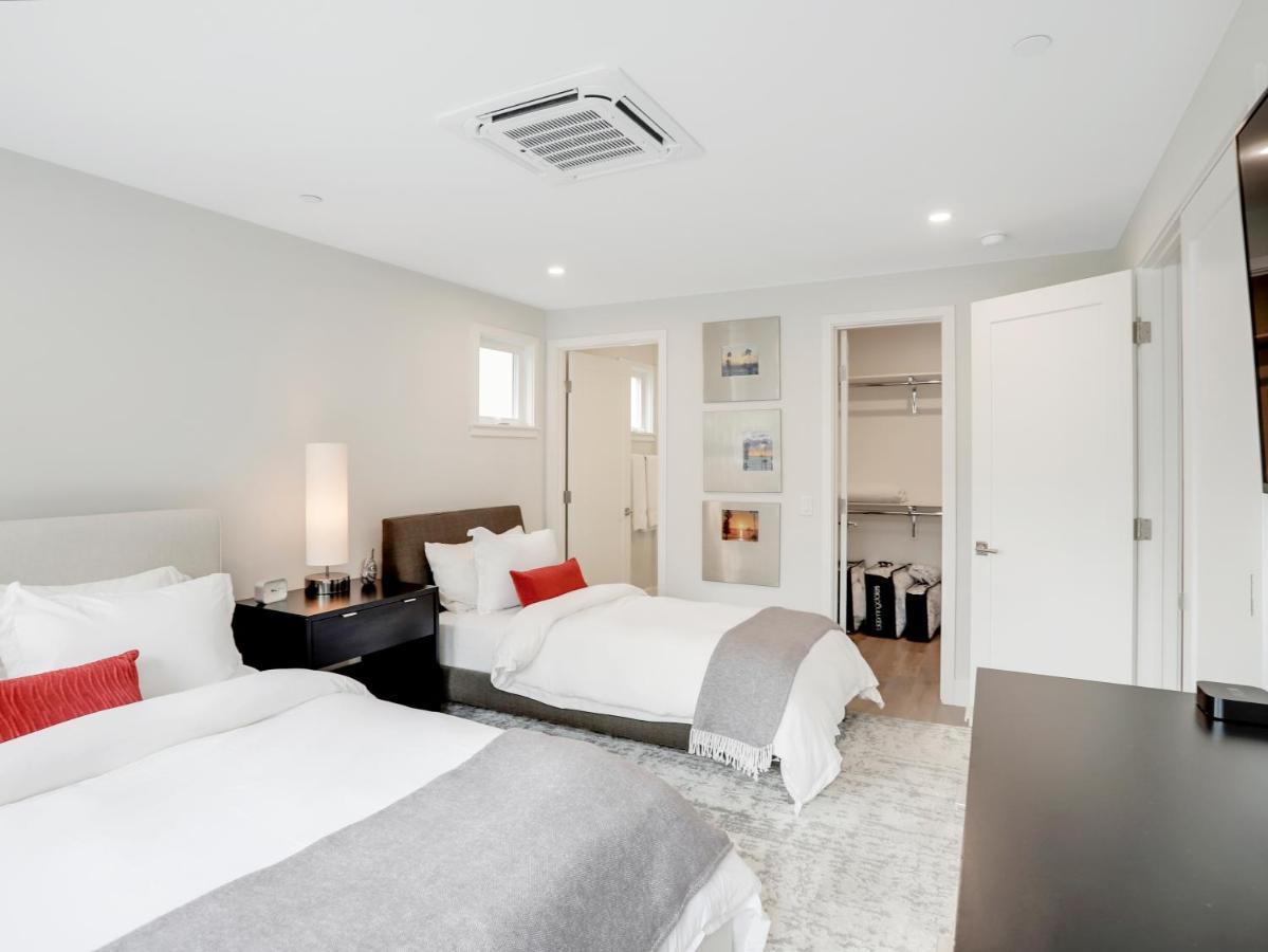 Coastal Retreat Near The W Panoramic Ocean Views, Rooftop Deck, & Firepit