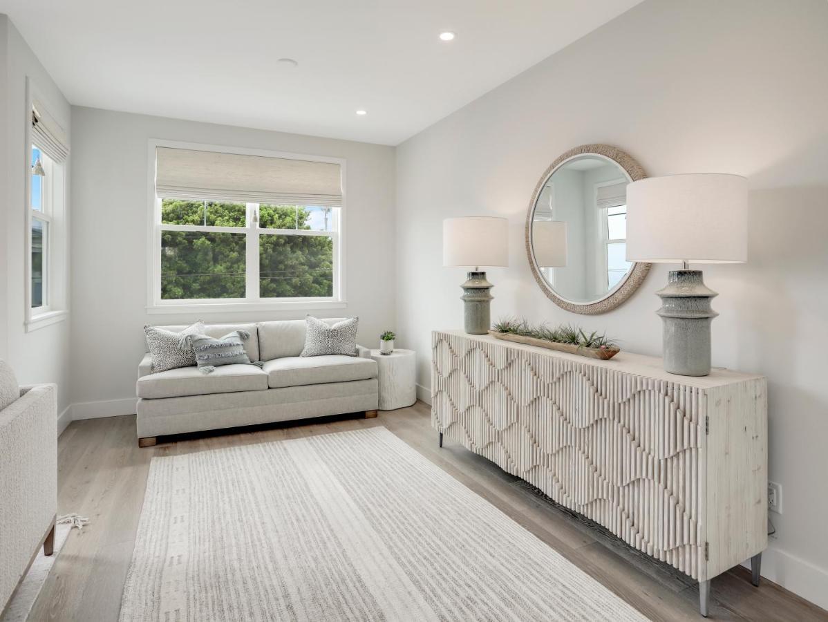 Сasa de vacaciones Coastal Retreat Near The W Panoramic Ocean Views, Rooftop Deck, & Firepit San Diego
