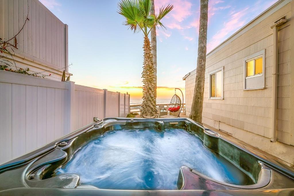 Oceanfront Paradise - Spa, Pet-friendly, Fast Wifi, Parking & Dream Views Holiday home San Diego