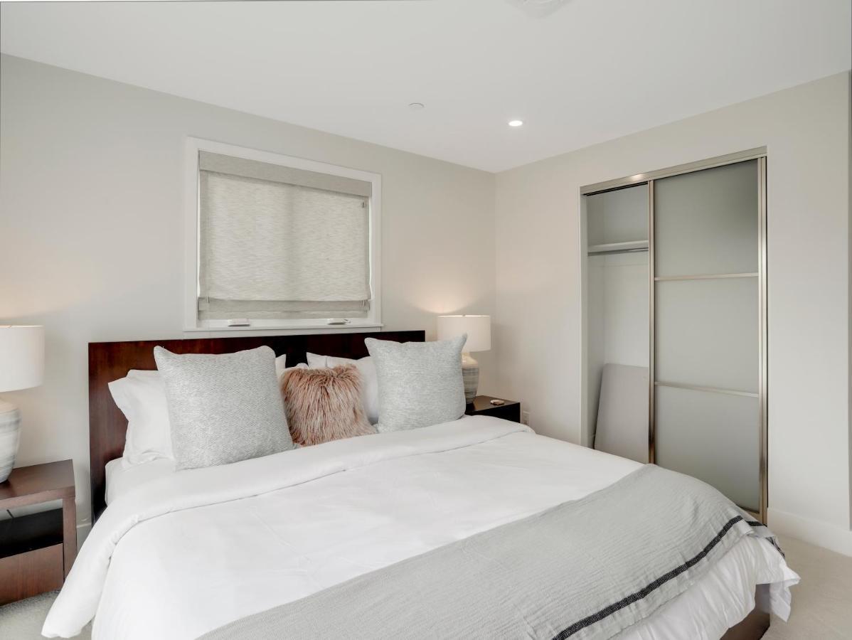 Coastal Retreat Near The W Panoramic Ocean Views, Rooftop Deck, & Firepit *