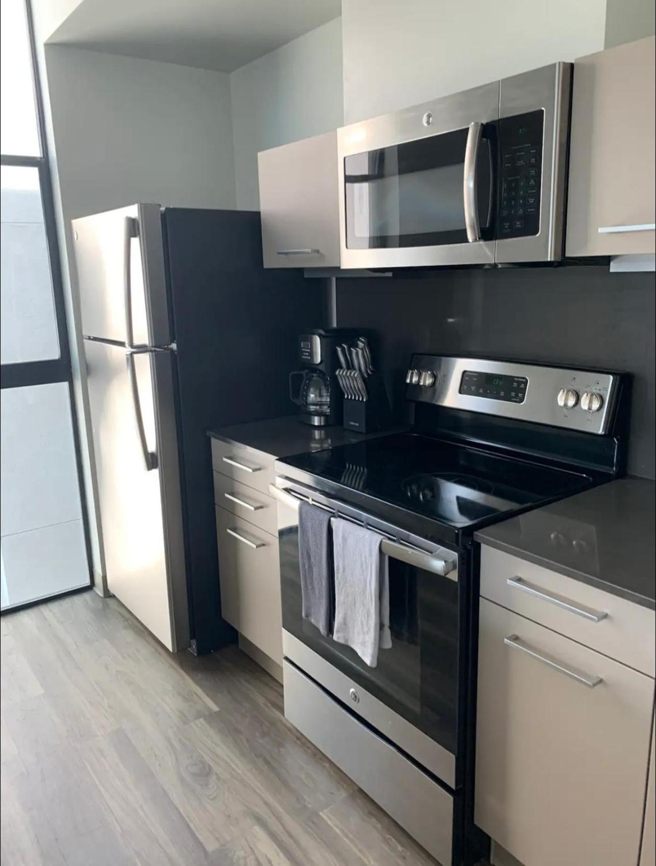 Modern 2-bedroom In Little Italy Apartment San Diego