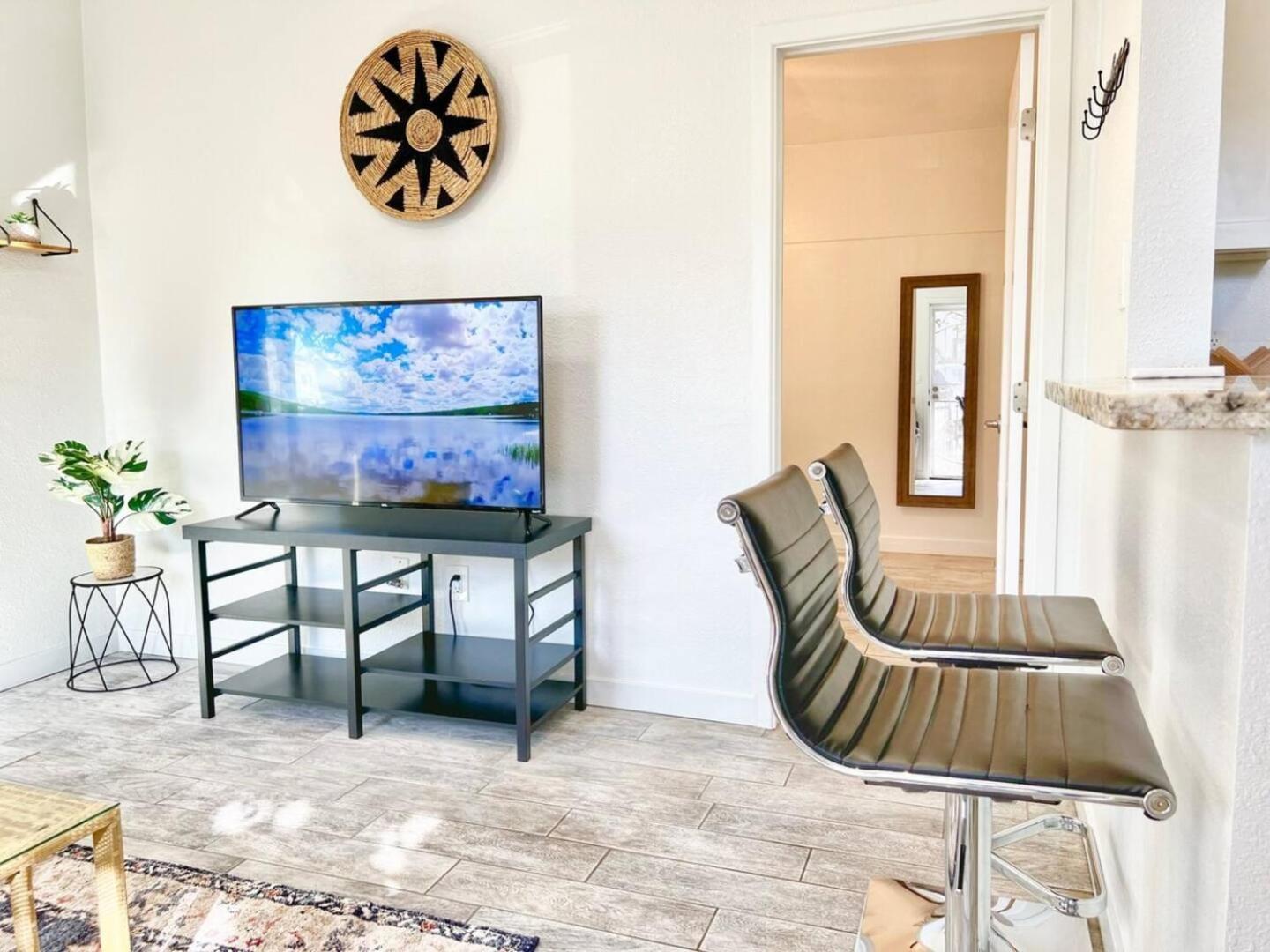 Charming Flat Near The