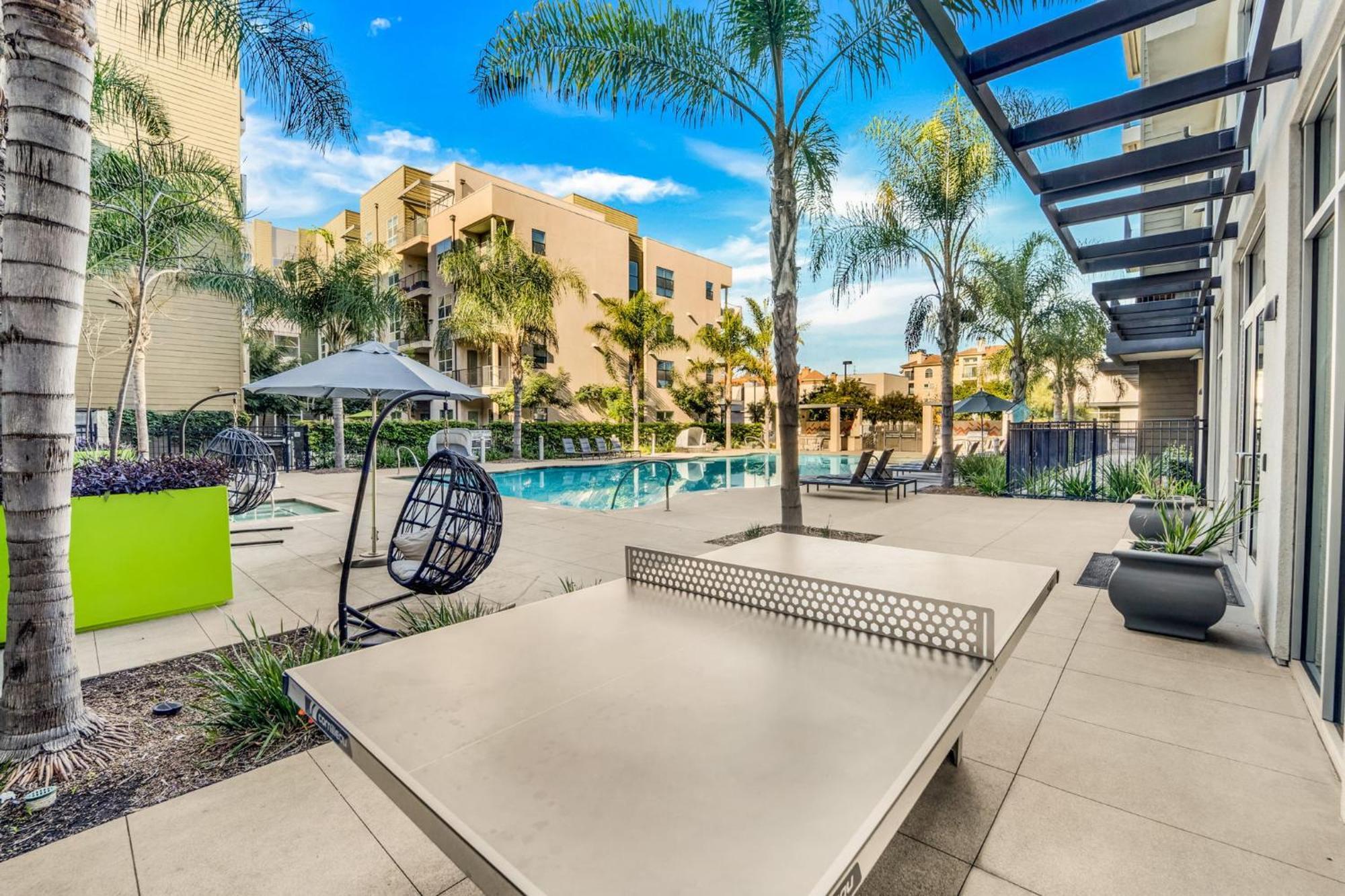 Pineapple Haven * San Diego