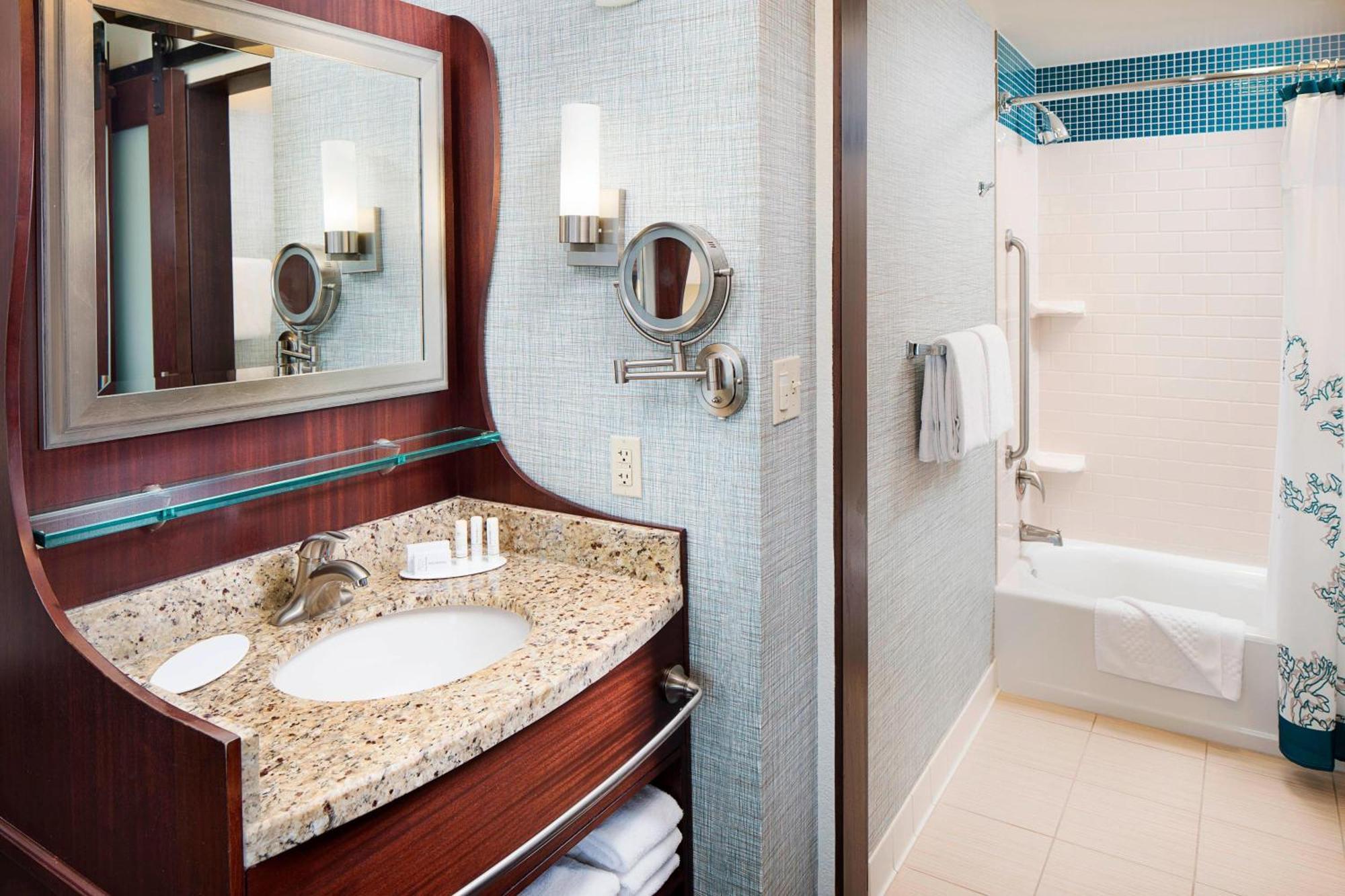 By Marriott Downtown/gaslamp Quarter 3* San Diego