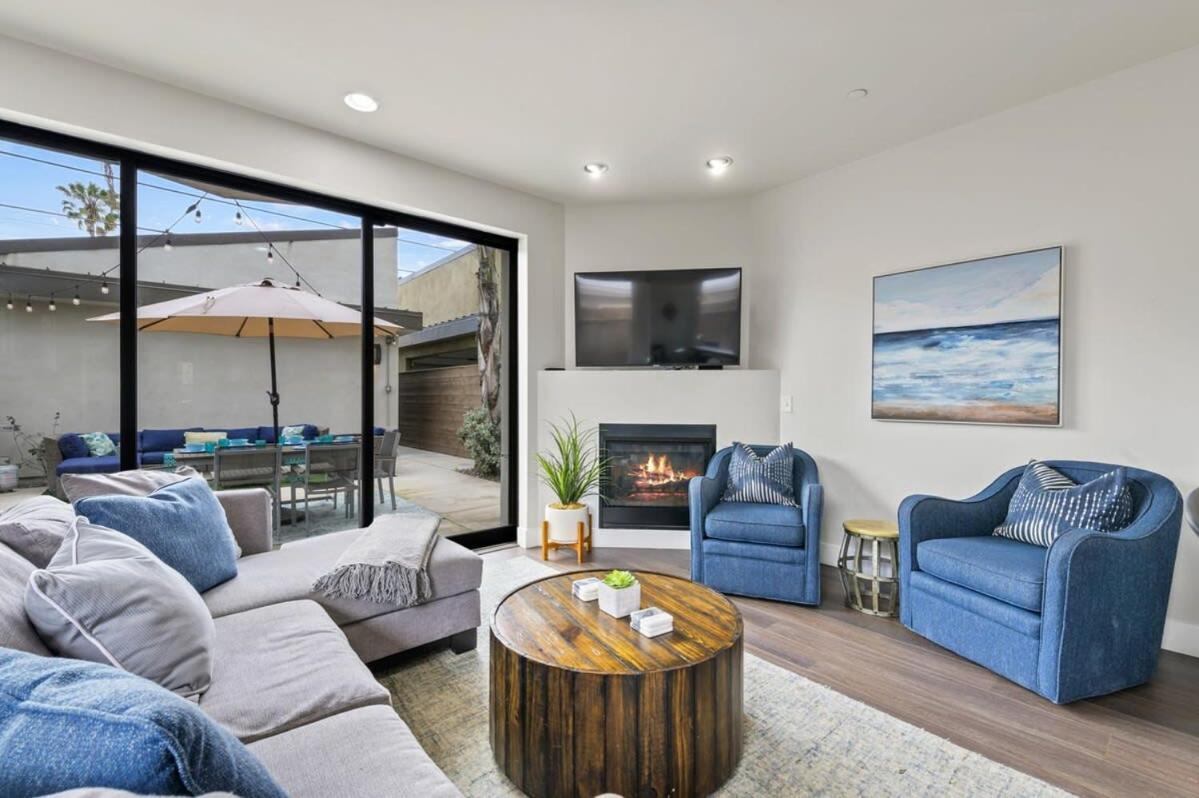 Holiday home Beachside Bliss- 3-story Sleeps 12 San Diego