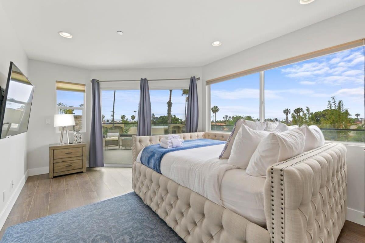 Beachside Bliss- 3-story Sleeps 12 * San Diego