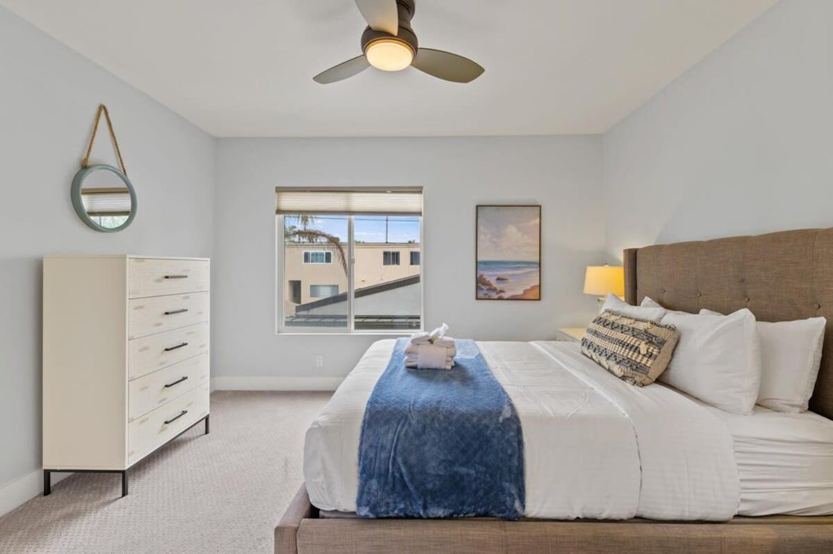Holiday home Beachside Bliss- 3-story Sleeps 12 *