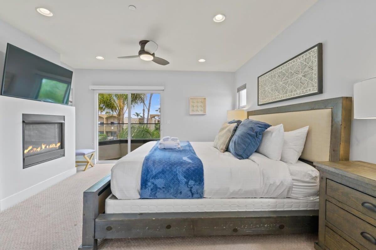 Beachside Bliss- 3-story Sleeps 12 * San Diego