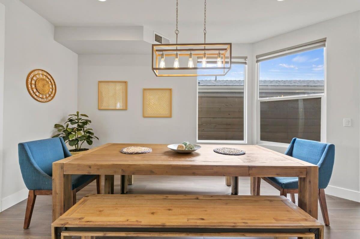 Beachside Bliss- 3-story Sleeps 12 Holiday home