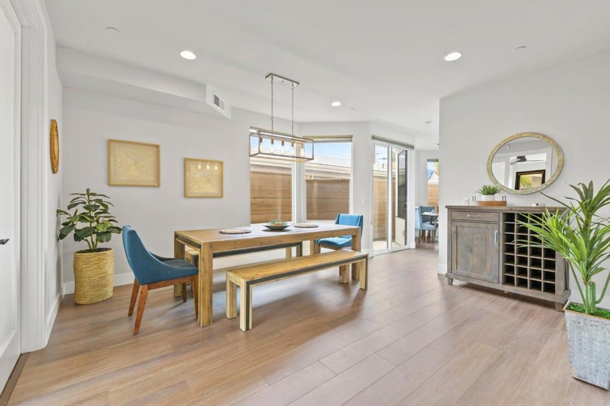 Beachside Bliss- 3-story Sleeps 12 *