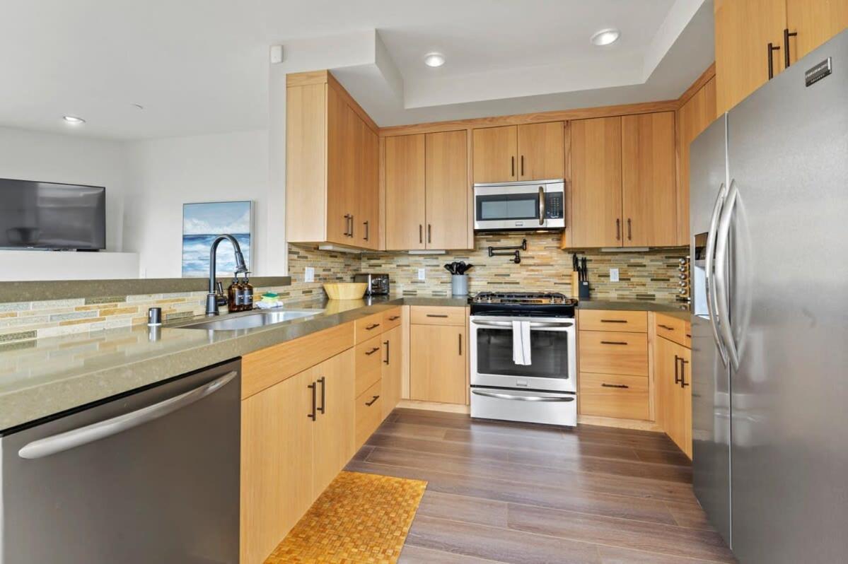 Beachside Bliss- 3-story Sleeps 12 Holiday home *