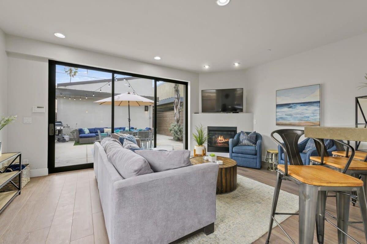 Holiday home Beachside Bliss- 3-story Sleeps 12