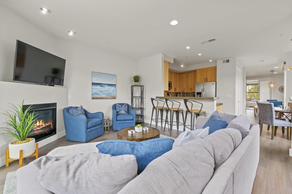Beachside Bliss- 3-story Sleeps 12 Holiday home San Diego
