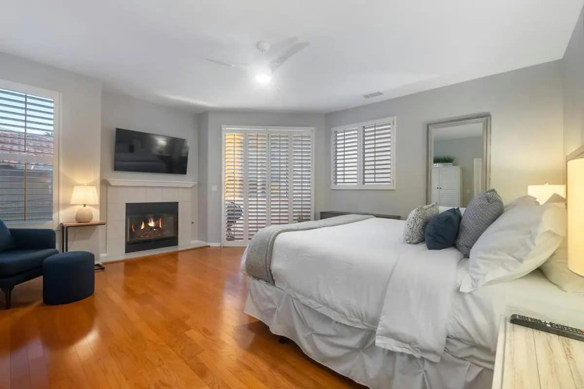 Ocean View Gem With Rooftop Deck And Hot Tub Holiday home *