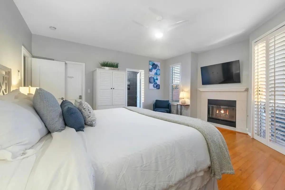 Ocean View Gem With Rooftop Deck And Hot Tub Holiday home *