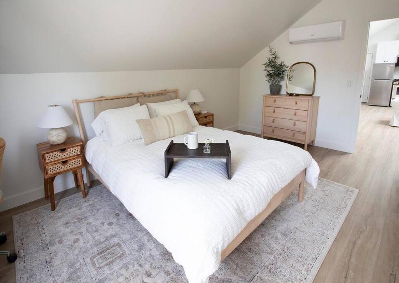 Sophisticated, Beautiful, Modern, King Bed Holiday home
