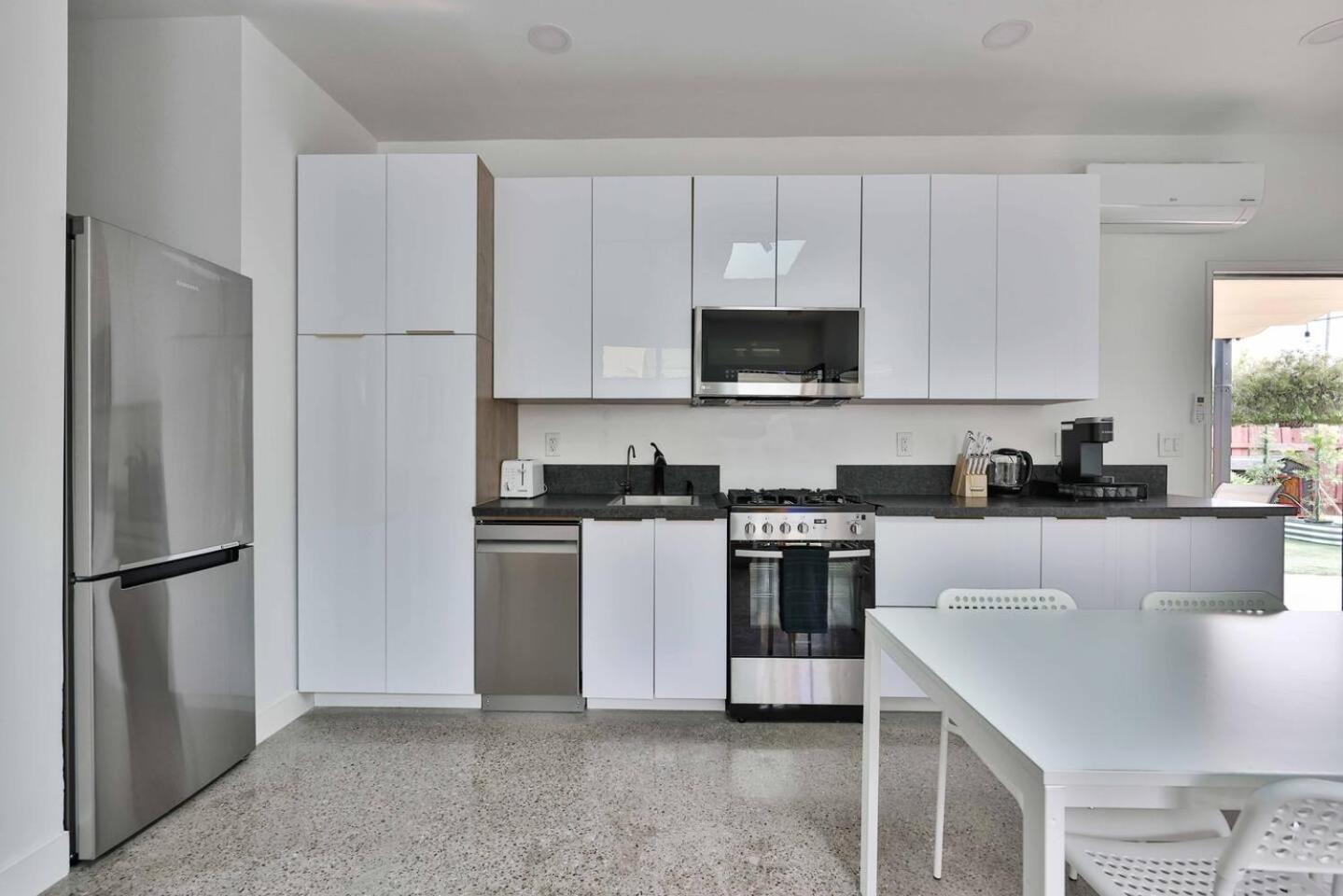 Near Zoo And With Ac, Ev, Private Yard