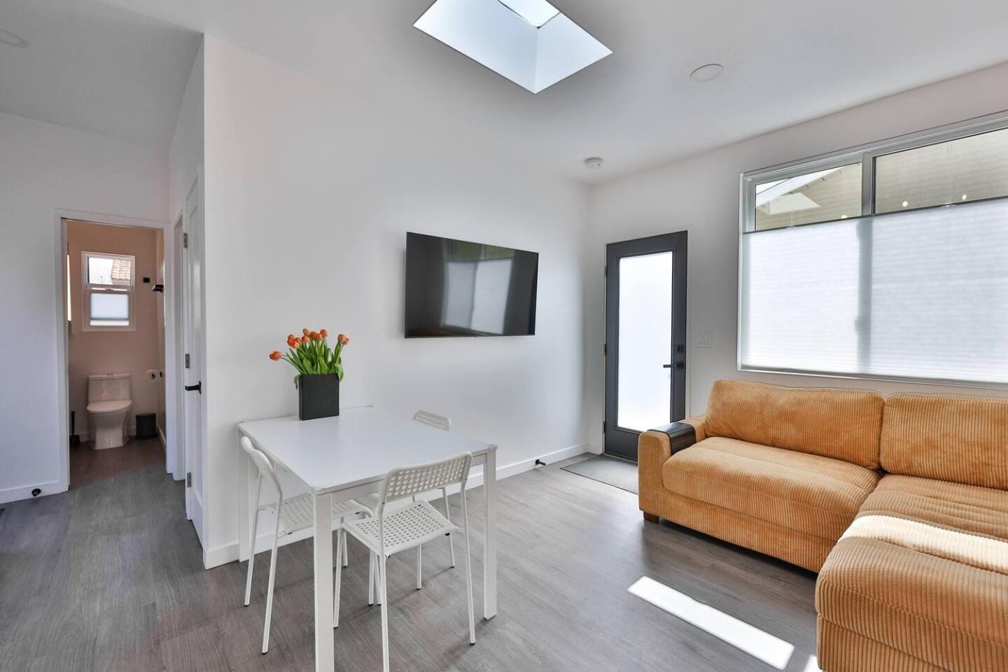 Near Zoo And With Ac, Ev, Private Yard *